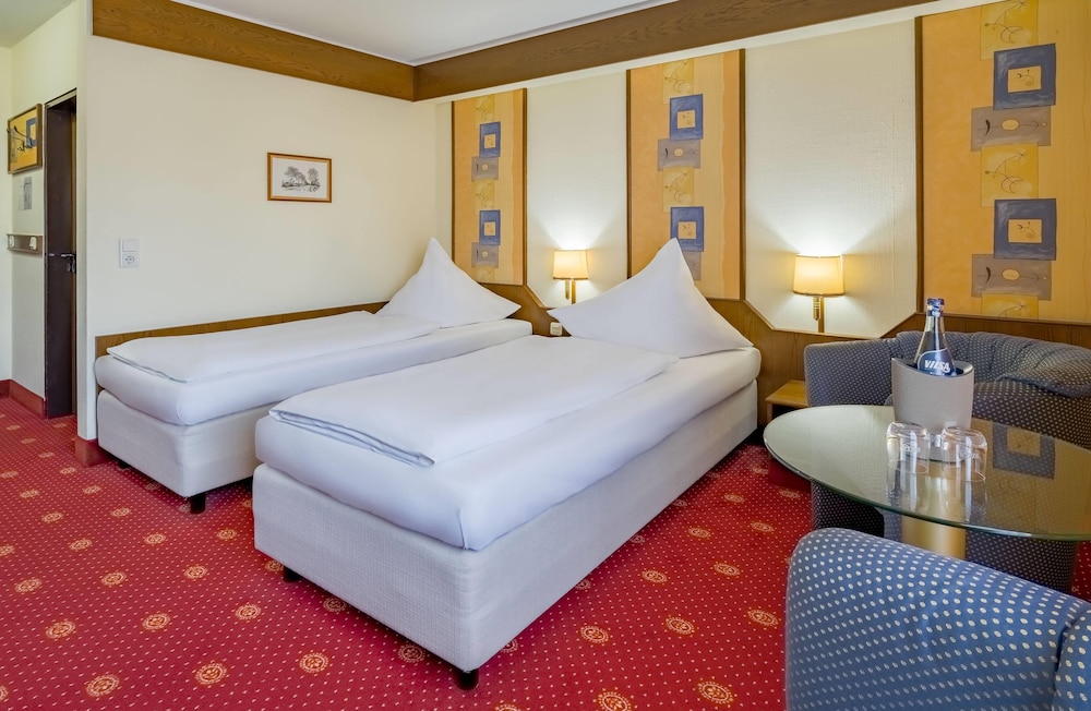 Standard, Twin Beds