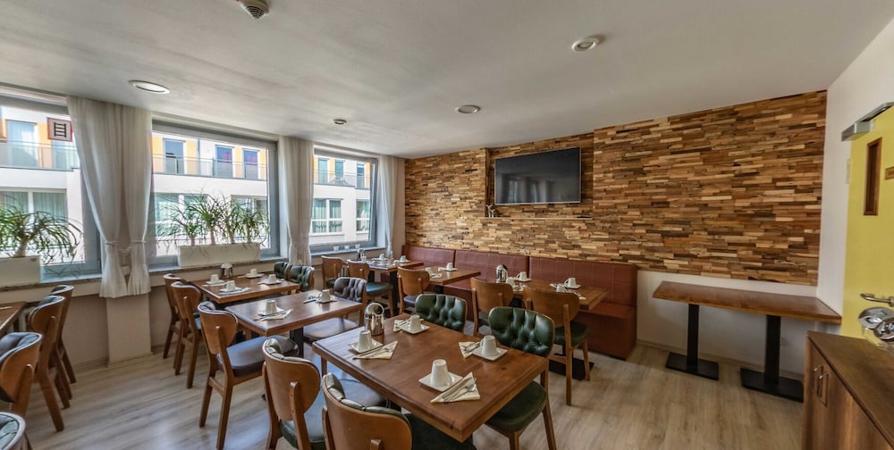 Hotel Bayrischer Hof 32/50