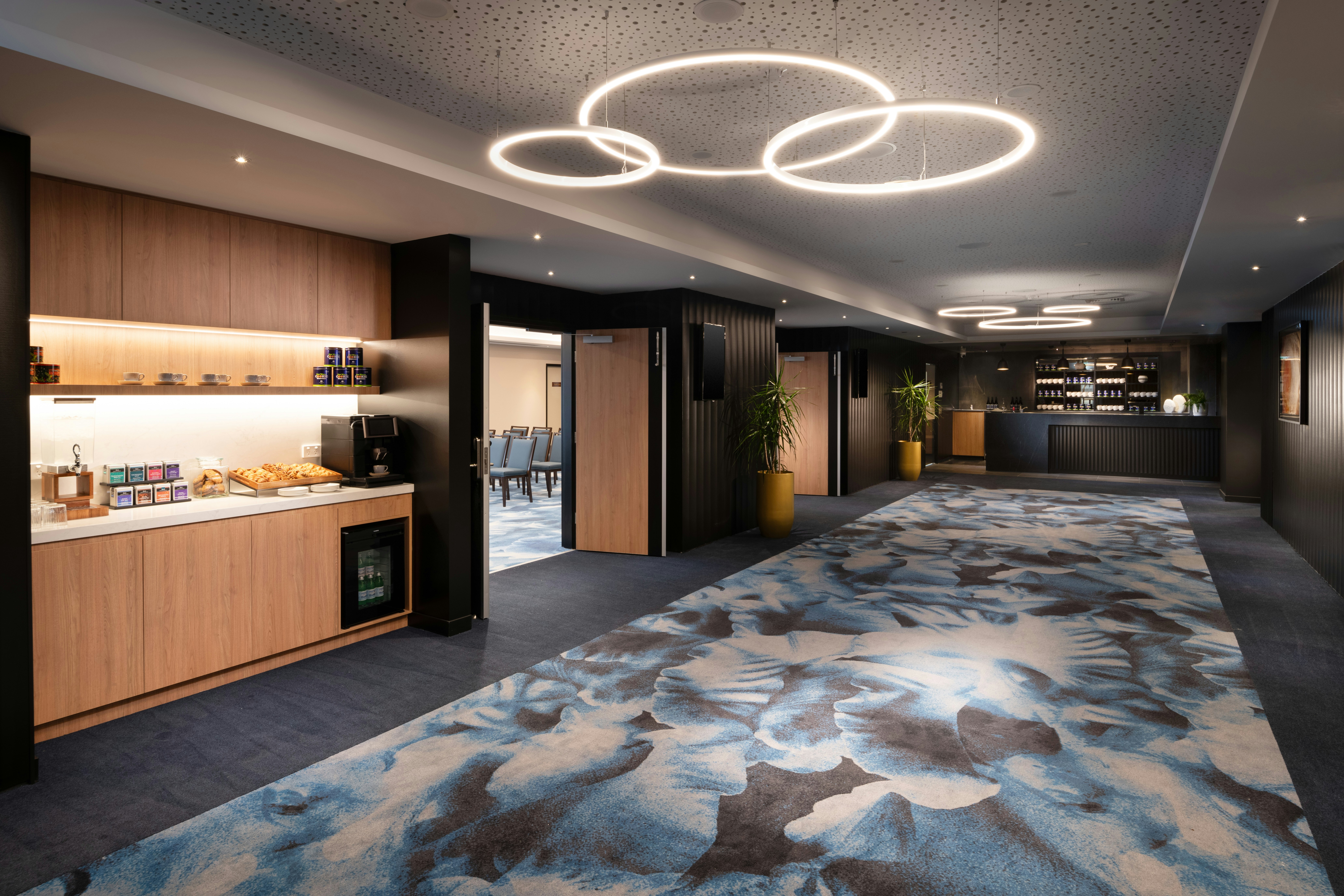 DoubleTree by Hilton Hobart 10/28