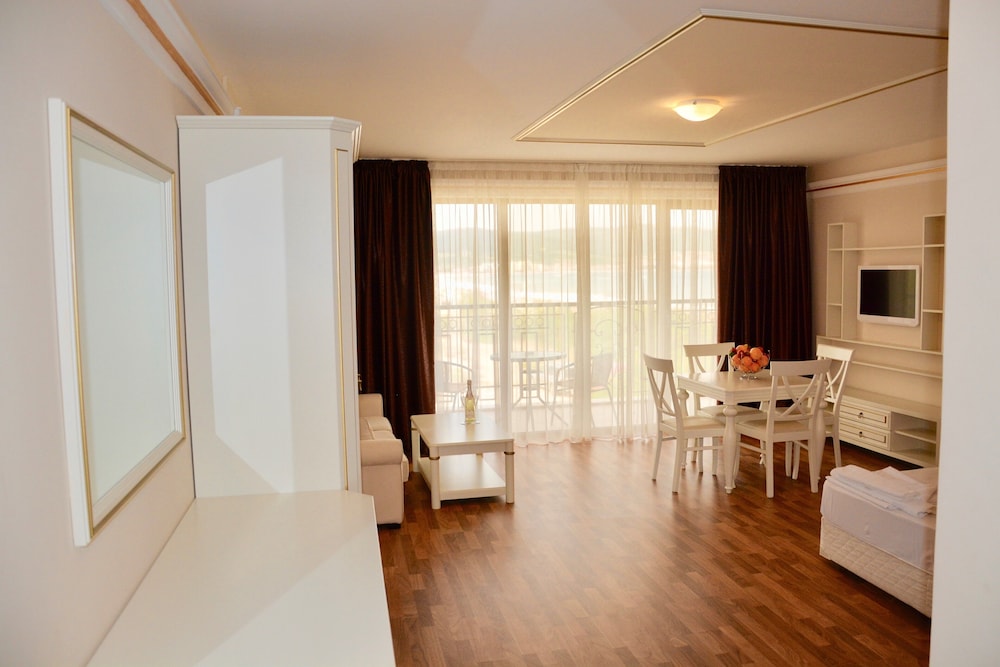Golden Rainbow Vip Residence 54/71