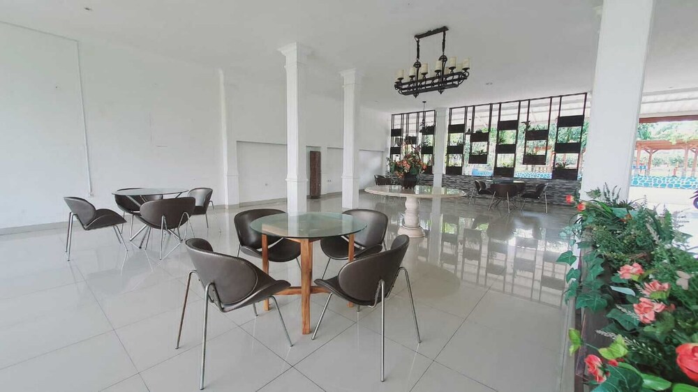 Aries Biru Hotel and Villa 7/49