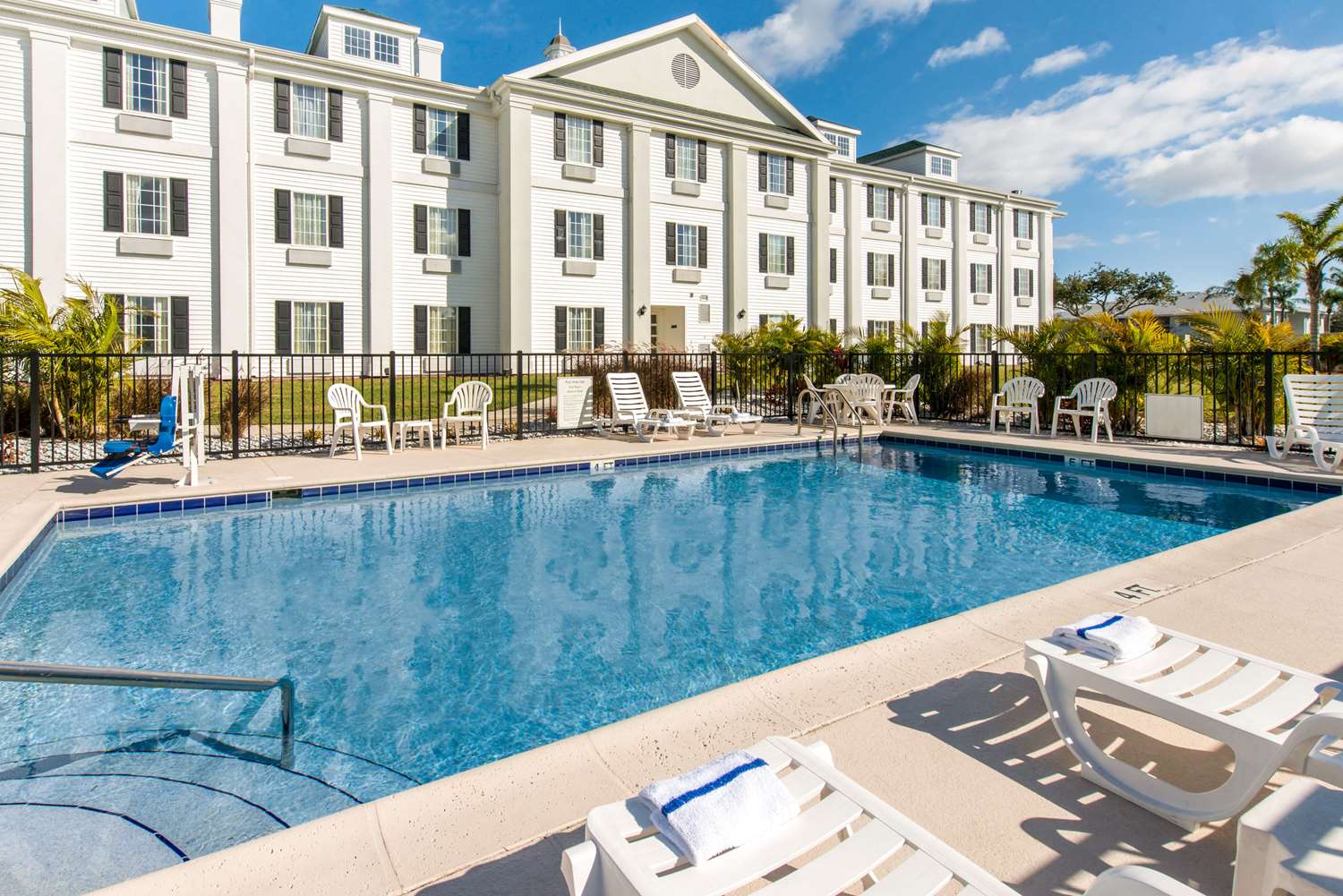 Quality Inn Palm Bay Melbourne I-95 4/35