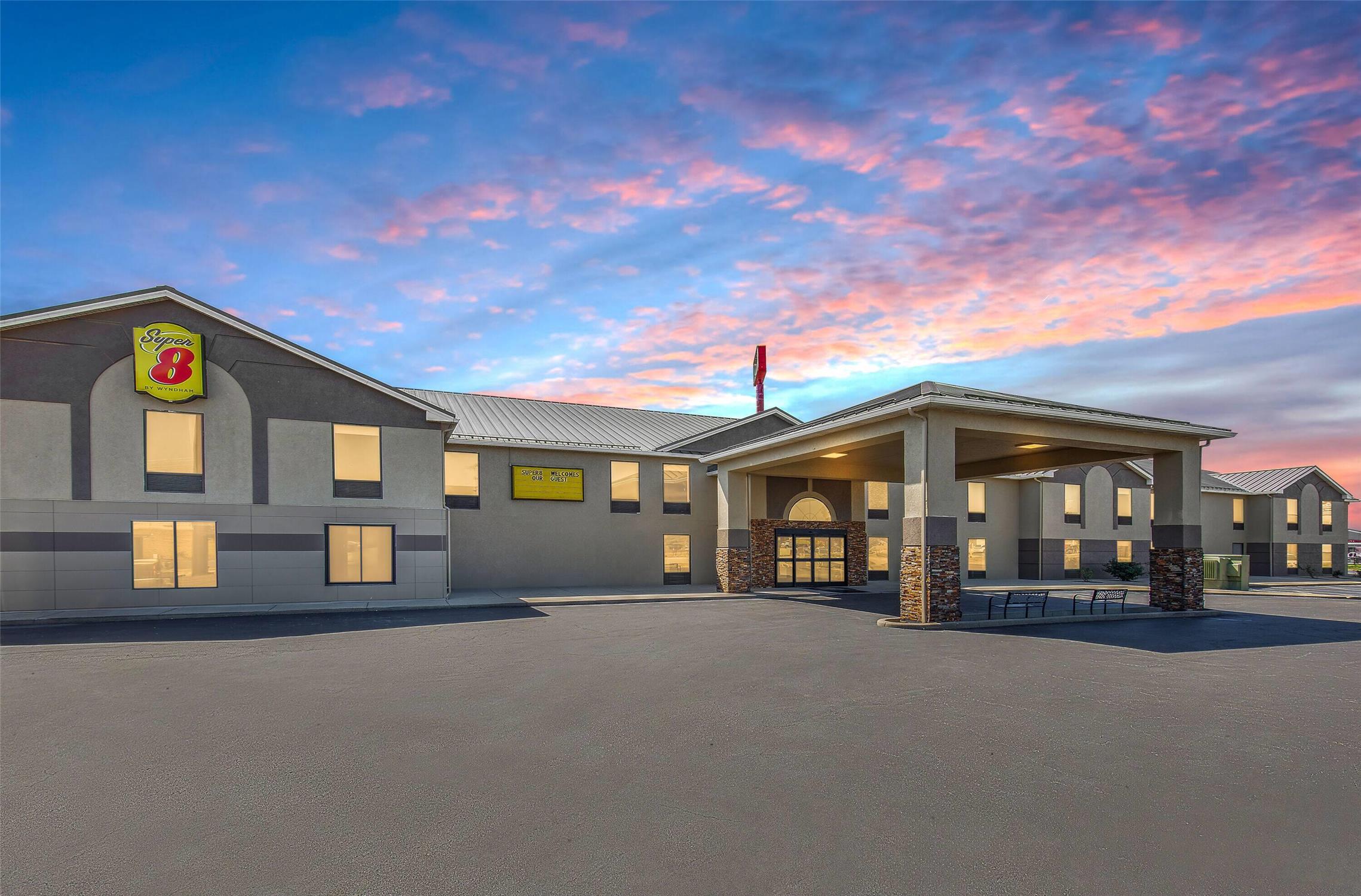 Super 8 by Wyndham Shepherdsville / Louisville South I65 1/32