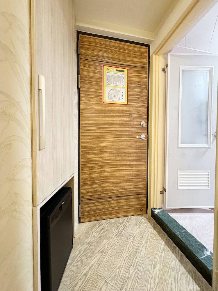 Ai-Lai Fashion Hotel 47/72