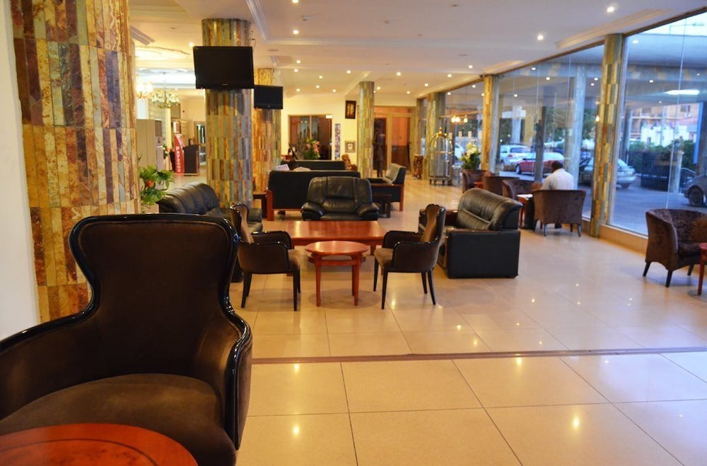 Mensvic Grand Hotel 47/53