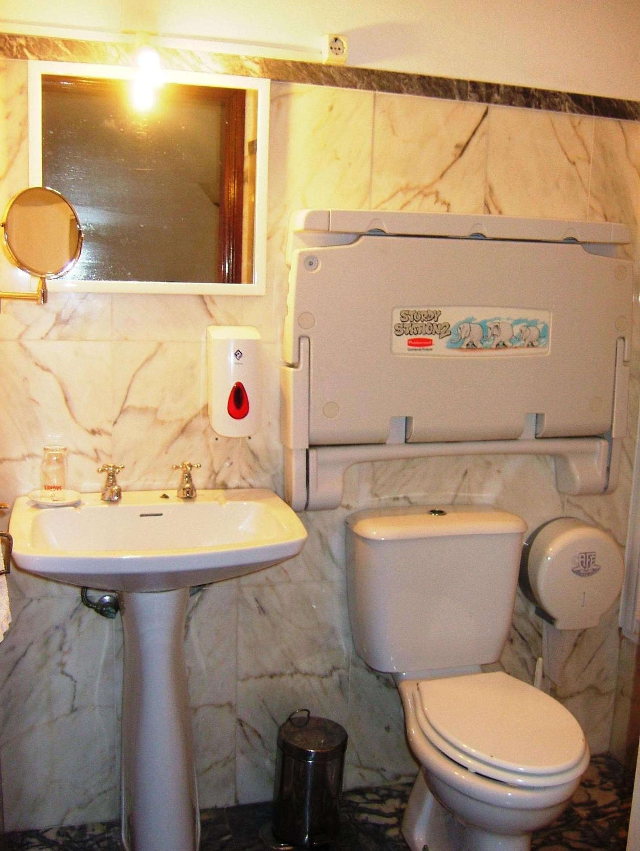 Alentejano Low Cost Hotel 49/50