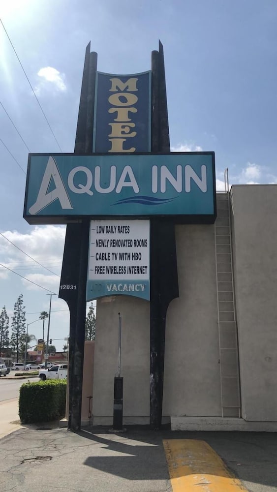 Aqua Inn Motel 1/28