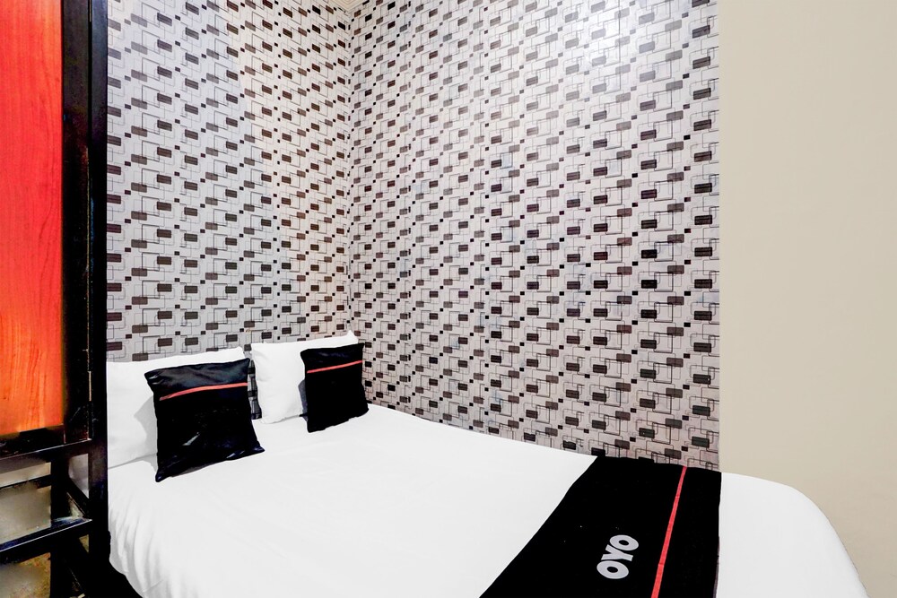 Hotel O Surabaya near Universitas Airlangga formerly Kertajaya Residence Surabaya 10/27