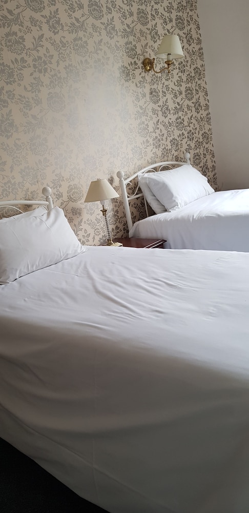 Regency Hotel 29/50