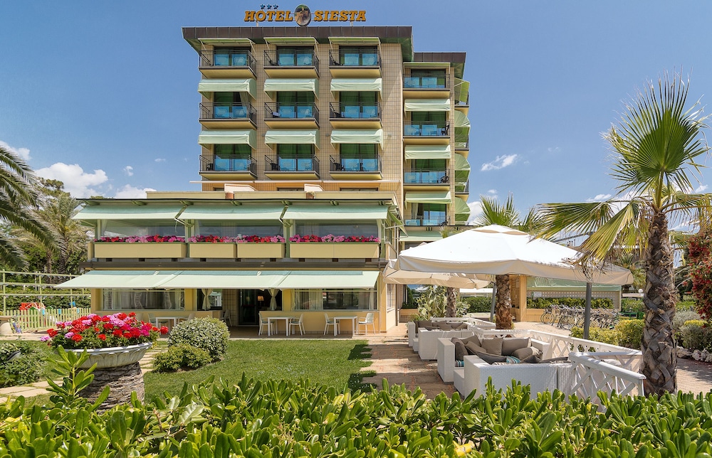 Hotel Siesta 2/66