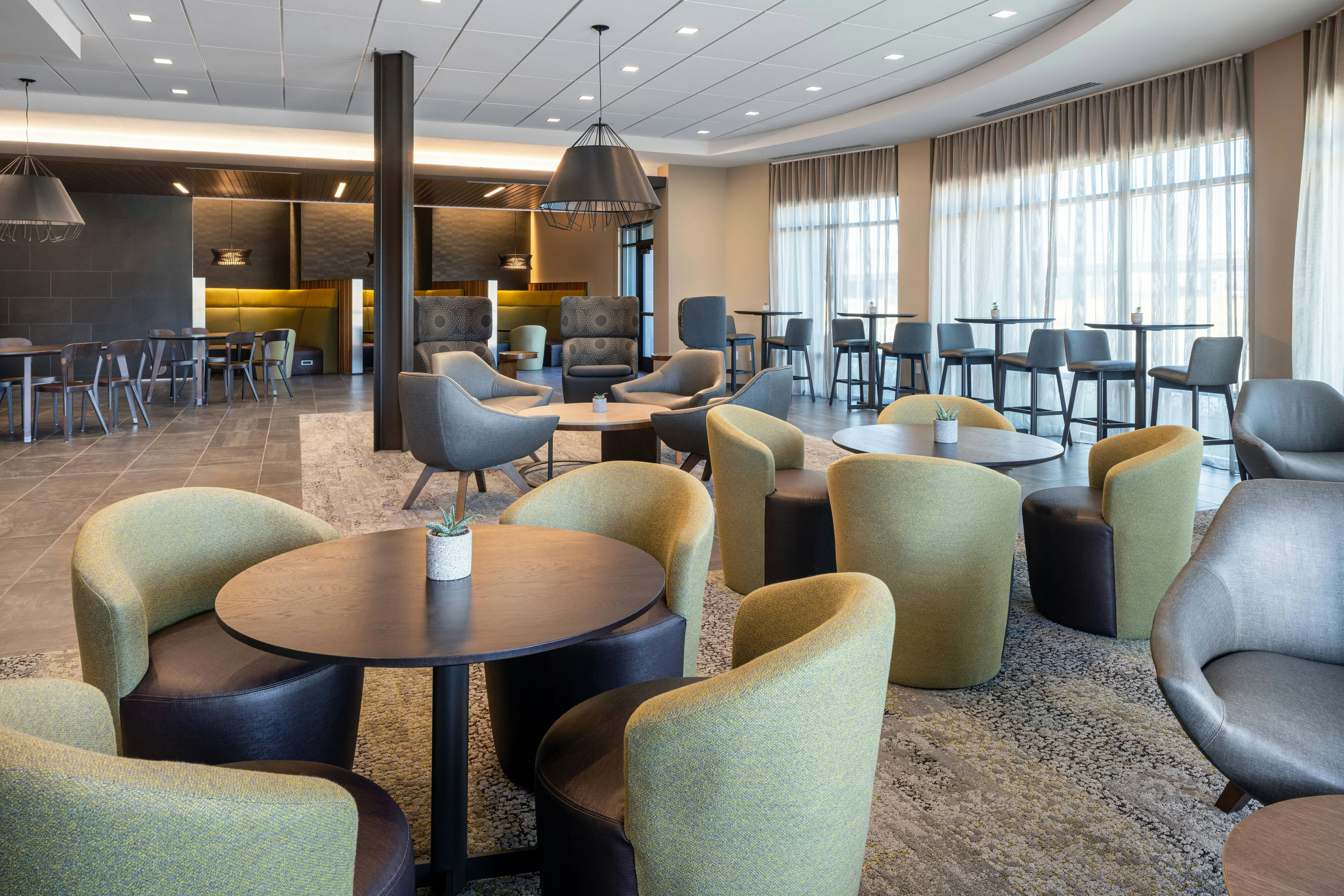 Courtyard by Marriott Petaluma Sonoma County 13/17