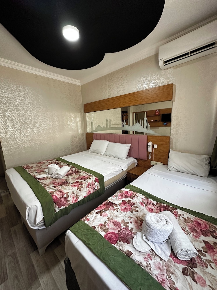 Divas Silver Hotel 11/71