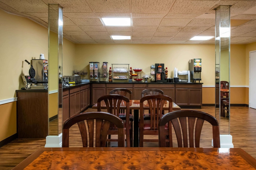 Ramada by Wyndham Groton 49/58