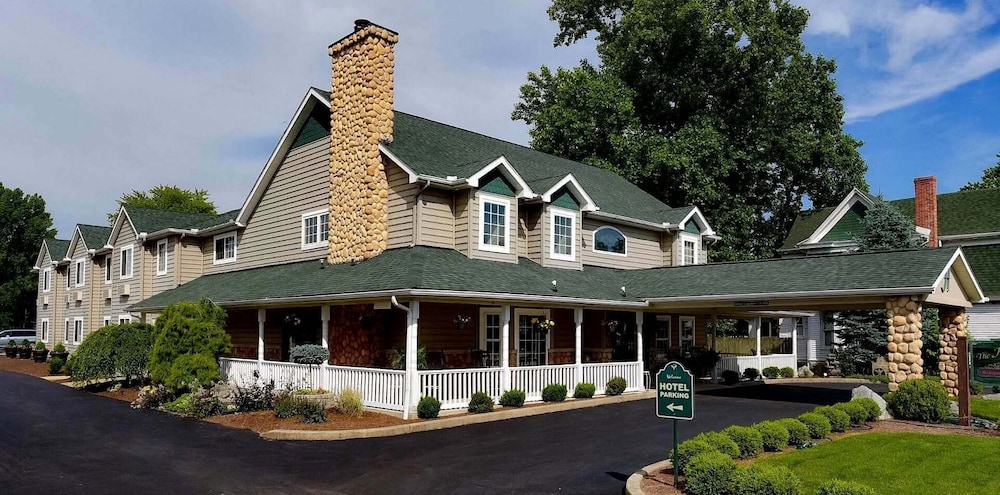 Hearthstone Inn & Suites 8/65