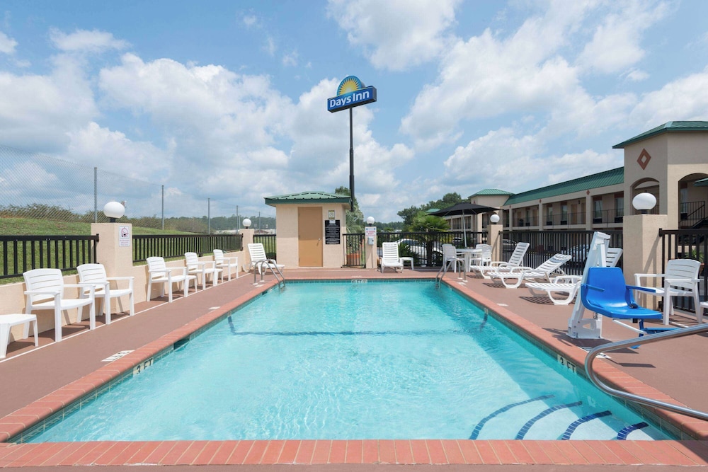 Days Inn by Wyndham Greenville AL 27/33