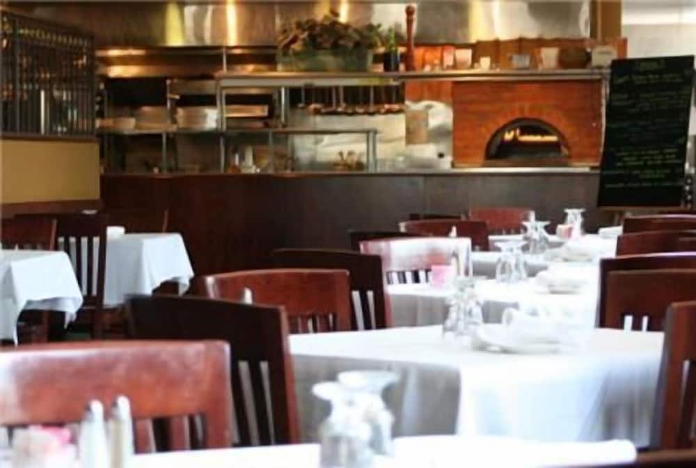 restaurant cafeteria