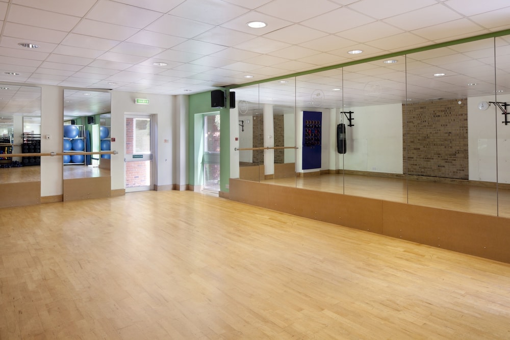 Holiday Inn Guildford 8/71