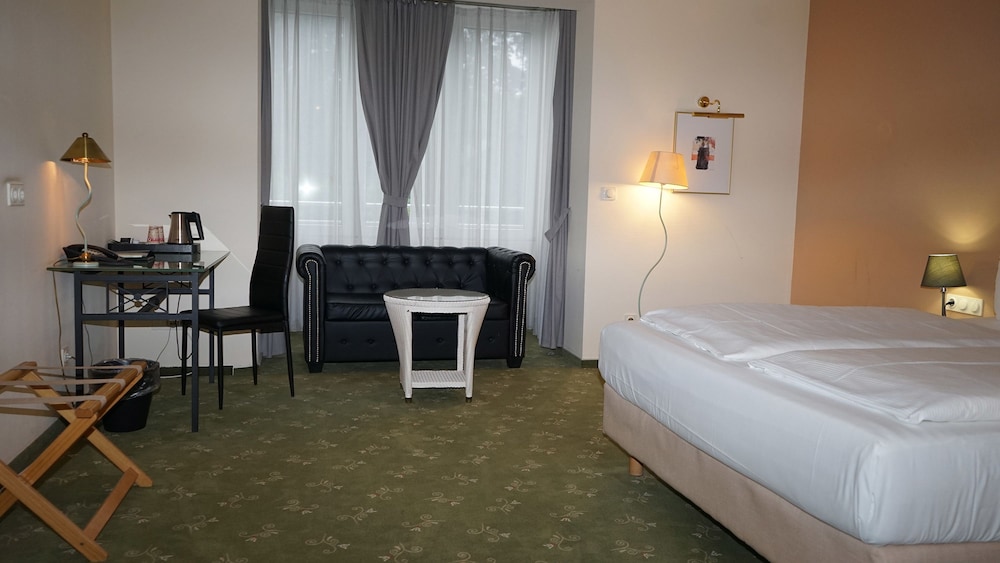 ENTREE HOTEL GROSS BORSTEL 14/50