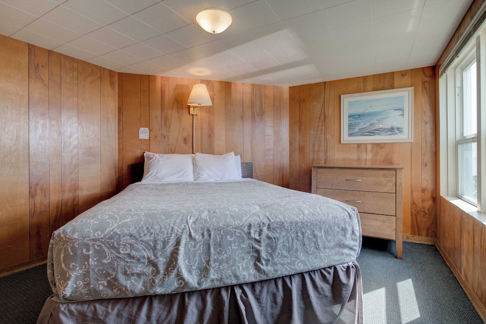 Ester Lee Motel 9/50