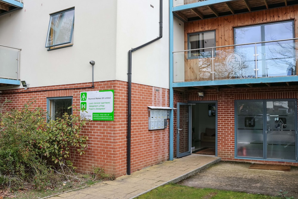 Southampton Serviced Apartment 3/47