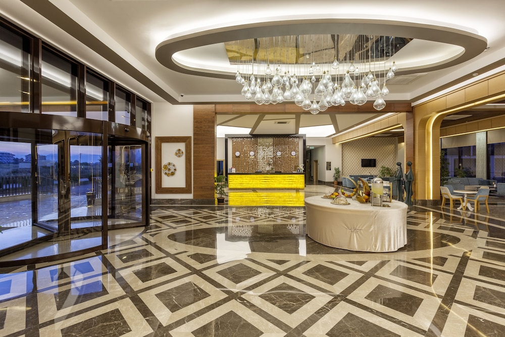 Glamour Resort Spa 16/70