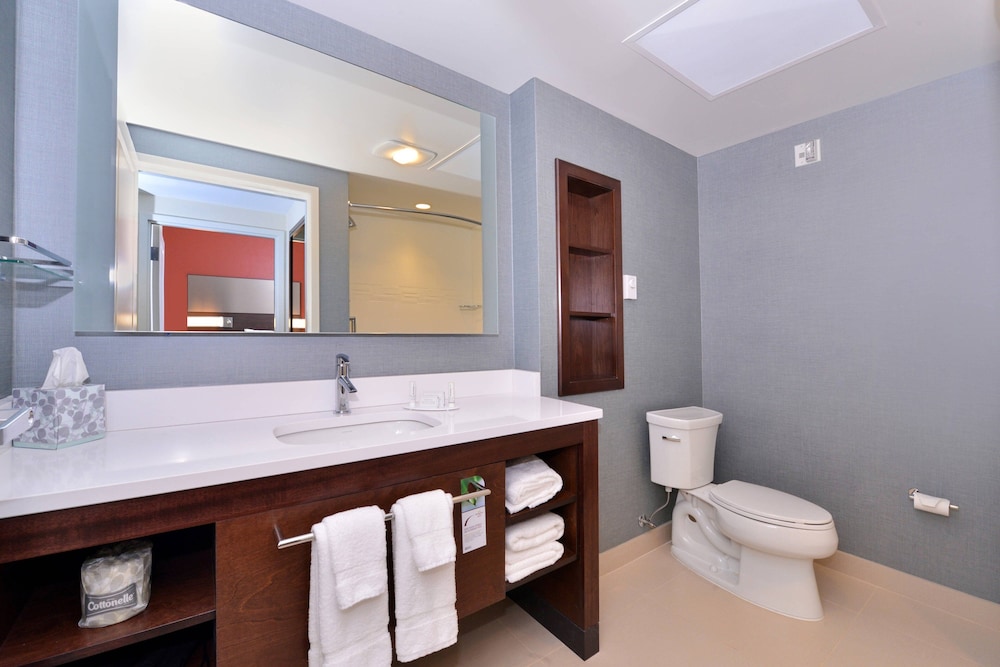 RESIDENCE INN EAST LANSING 35/36