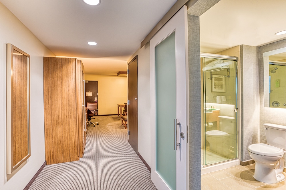 Hyatt Place Greensboro Downtown 22/50