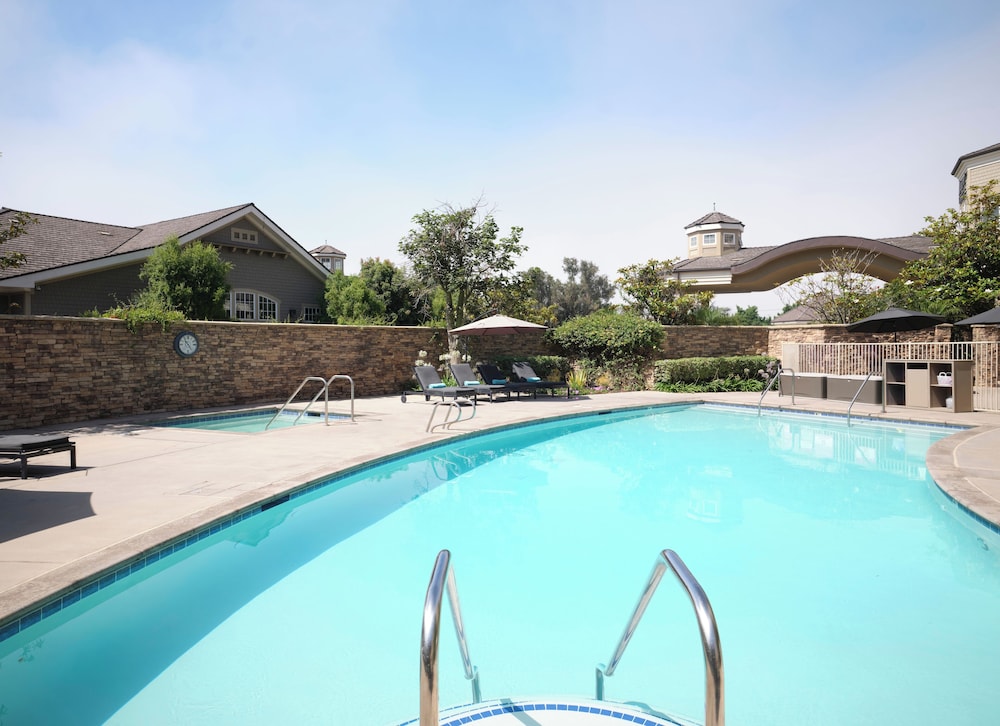West Inn And Suites 32/55