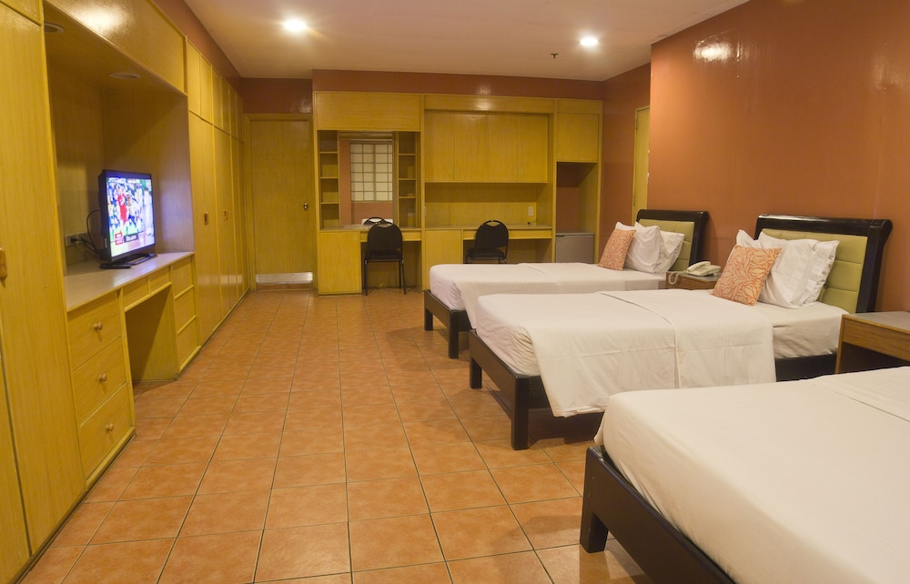 Nichols Airport Hotel 28/61