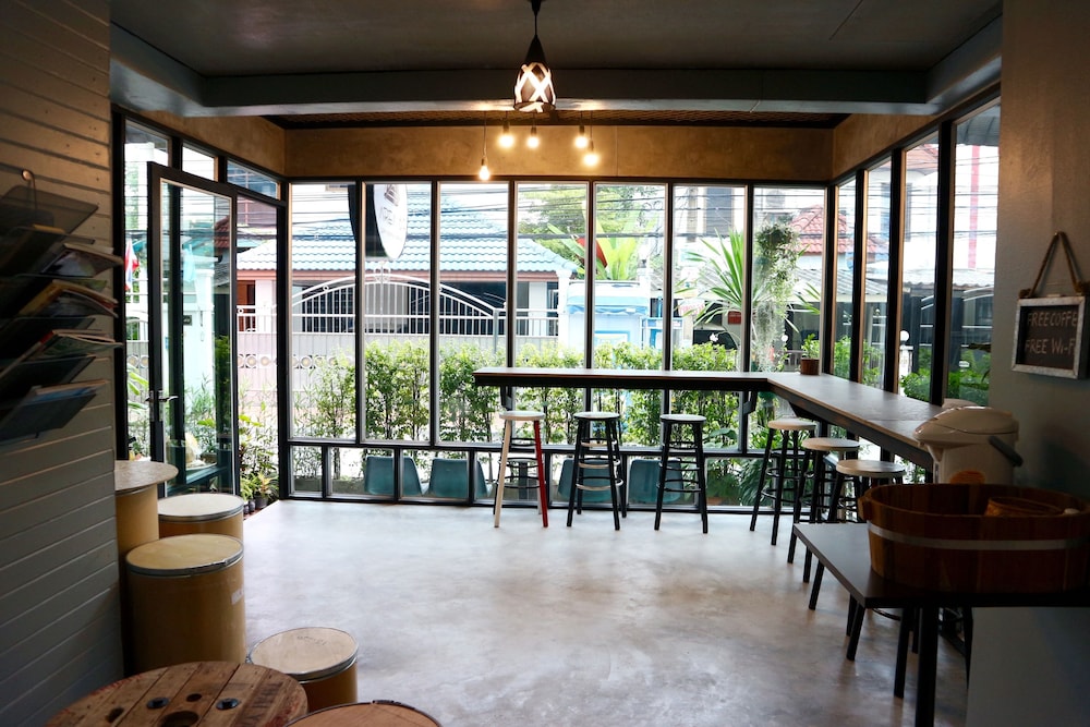 Area 69 Don Muang Maison 16/23