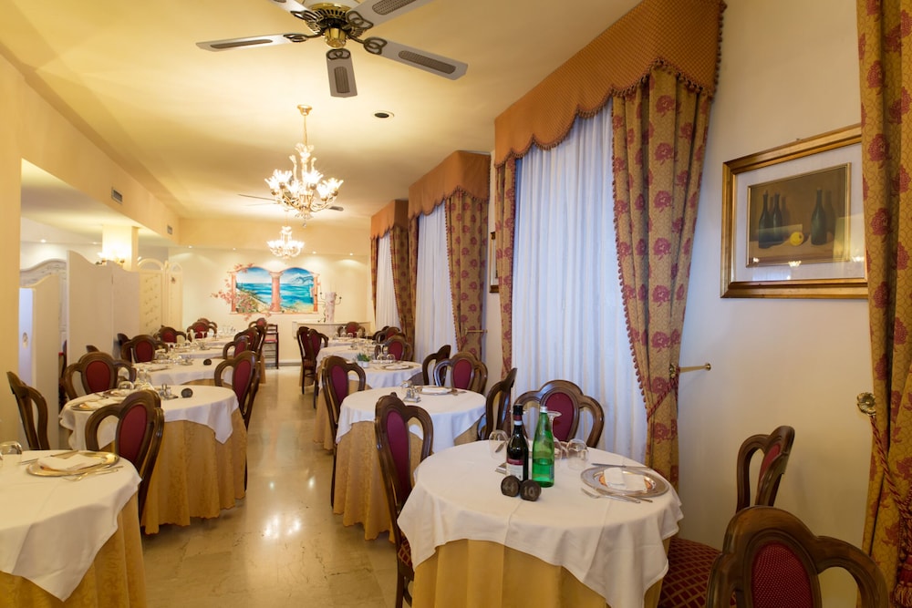 Hotel Serenella 61/73