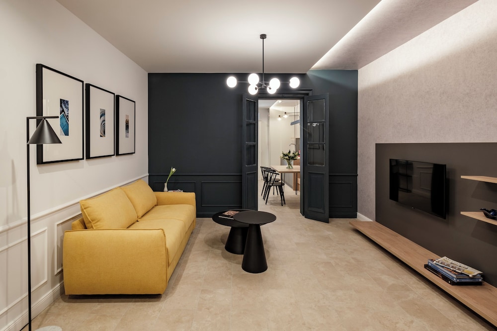 19 Rooms 43/71