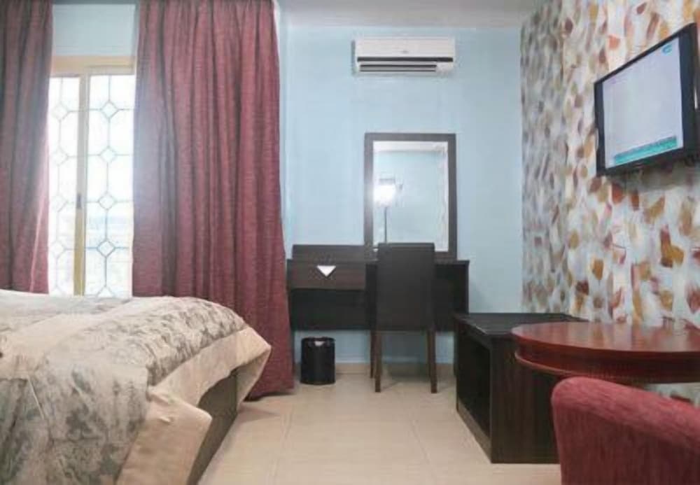 Noubou International Hotel 12/50