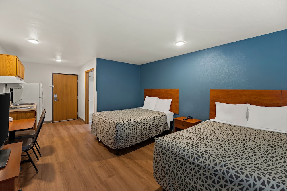 غرفة قياسية بسريرين مزدوجين، WoodSpring Suites El Paso I-10 Southeast 2/4