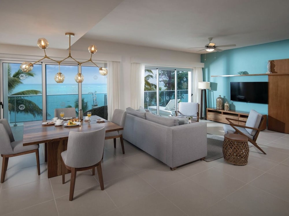 Presidential Suites Cabarete 35/50