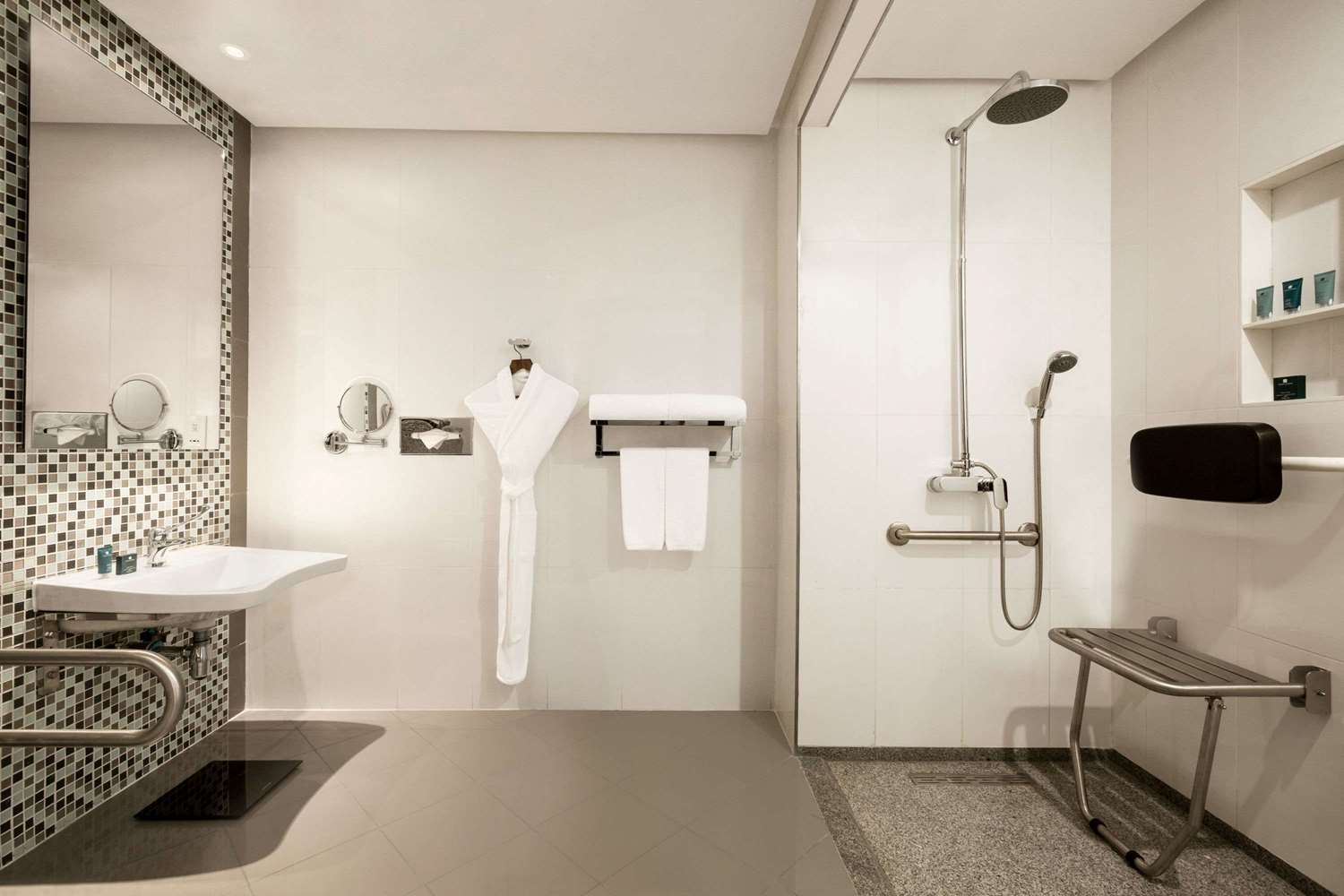Wyndham Garden Manama 62/62