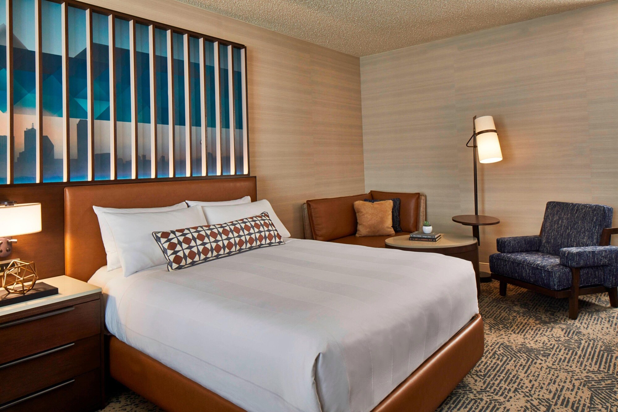 Club, 2 Queen Beds