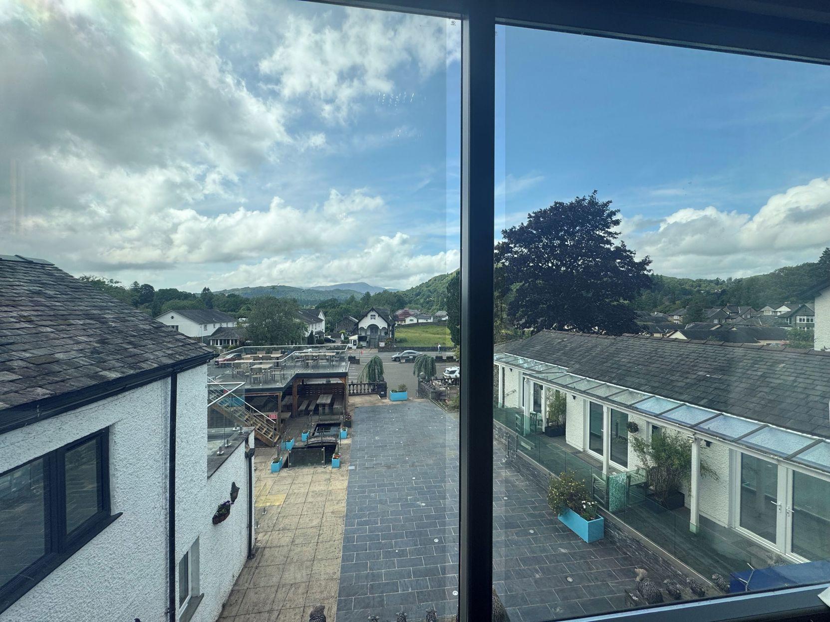 Waterhead Rooms & Suites - Parking and Light Breakfast 26/43
