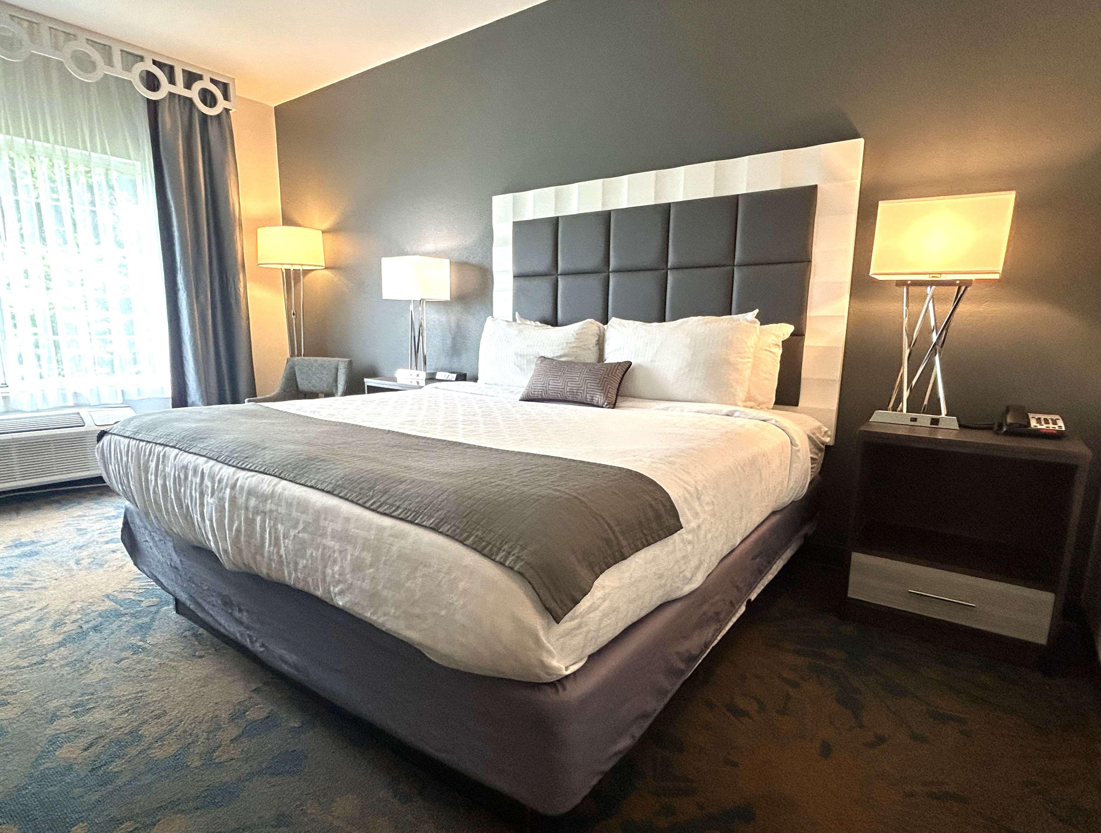 جناح بسرير كينج، Best Western Erie Inn & Suites 2/5