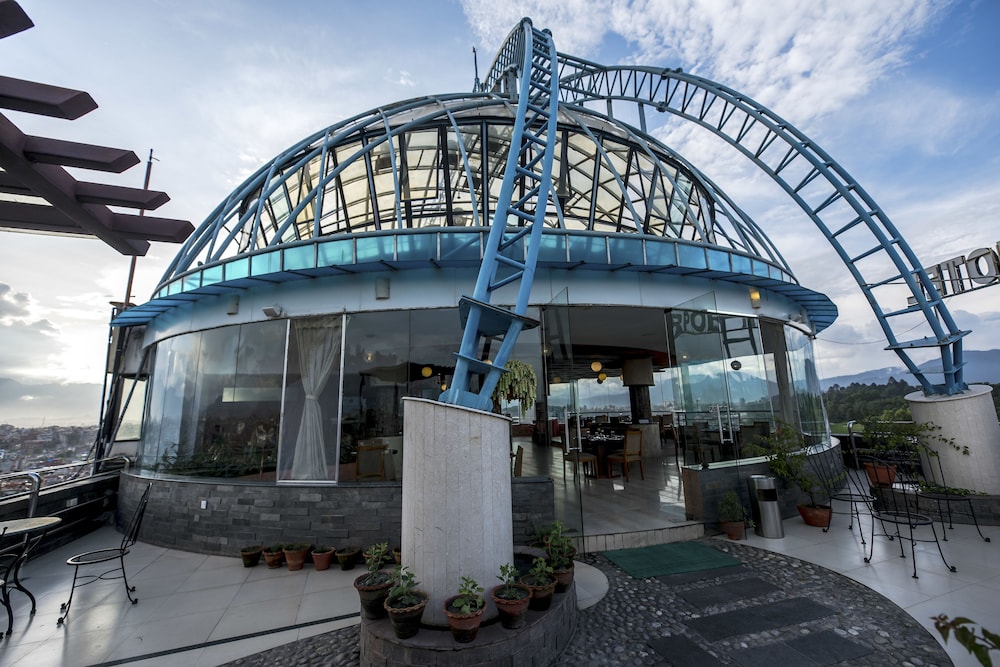 SUMMIT RESIDENCY AIRPORT HOTEL 2/48