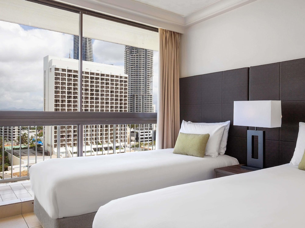2 BEDROOMS, DELUXE