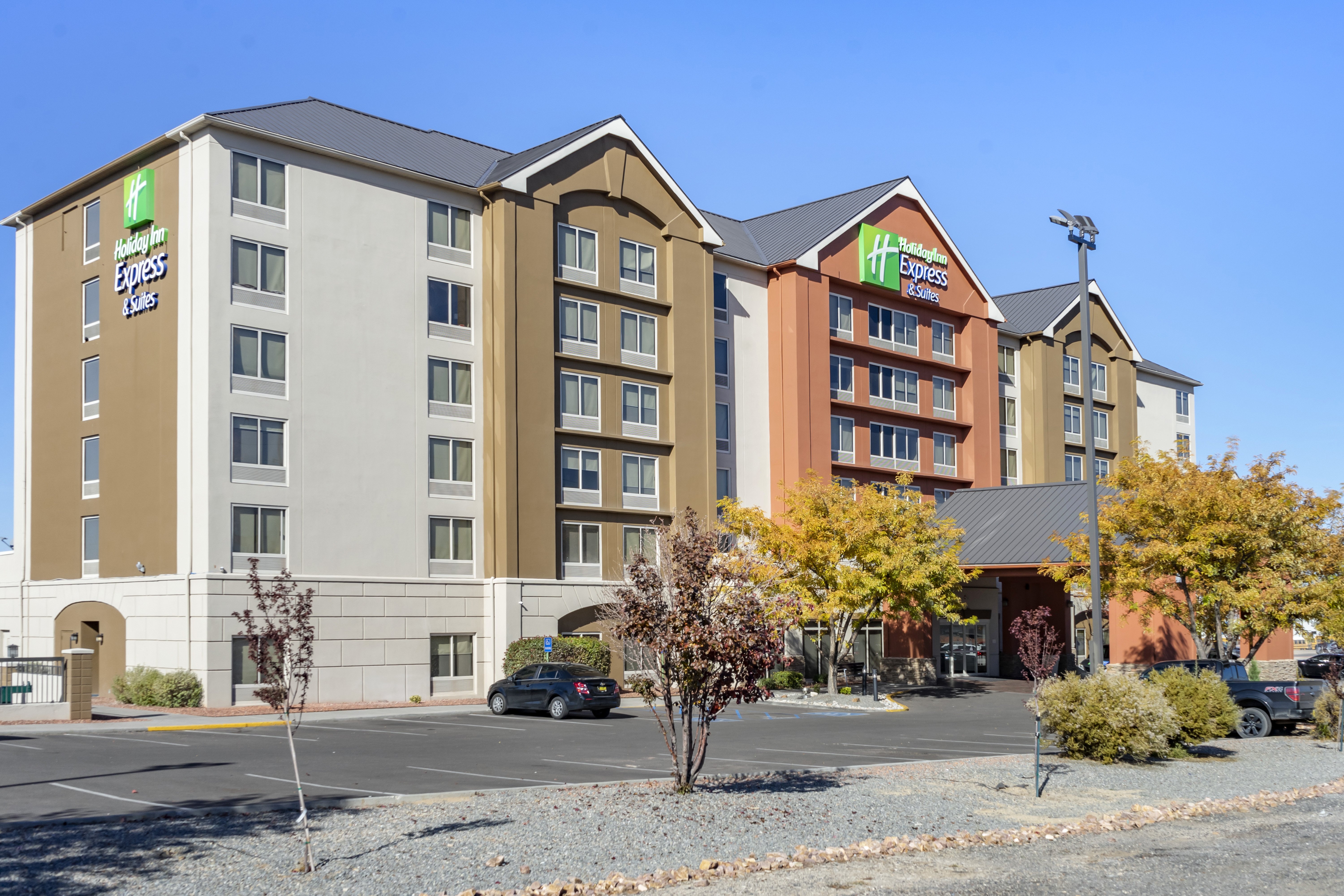 Holiday Inn Express Hotel And Suites Albuquerque Midtown 25/26