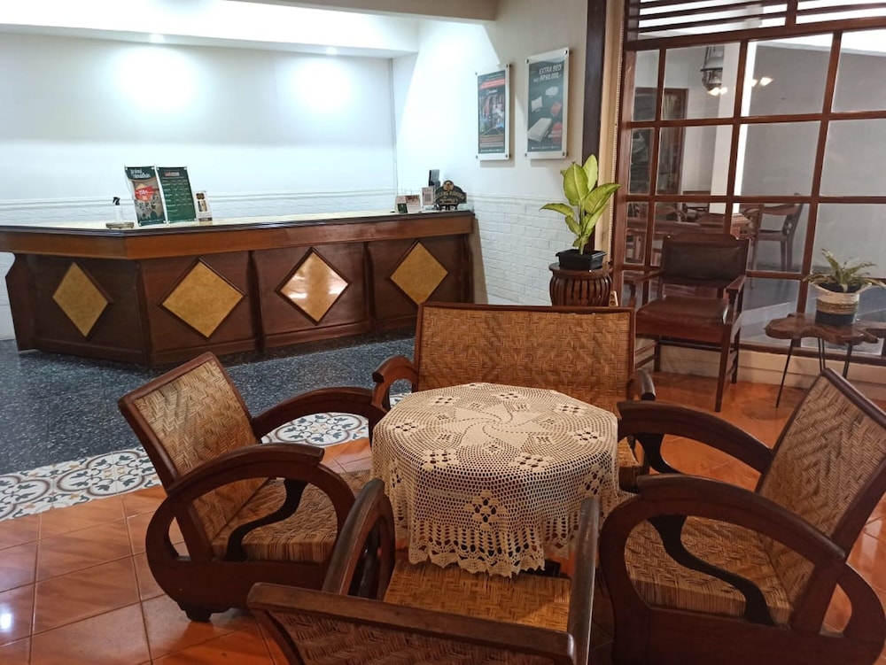 Kusuma Syariah Hotel Yogyakarta 36/40