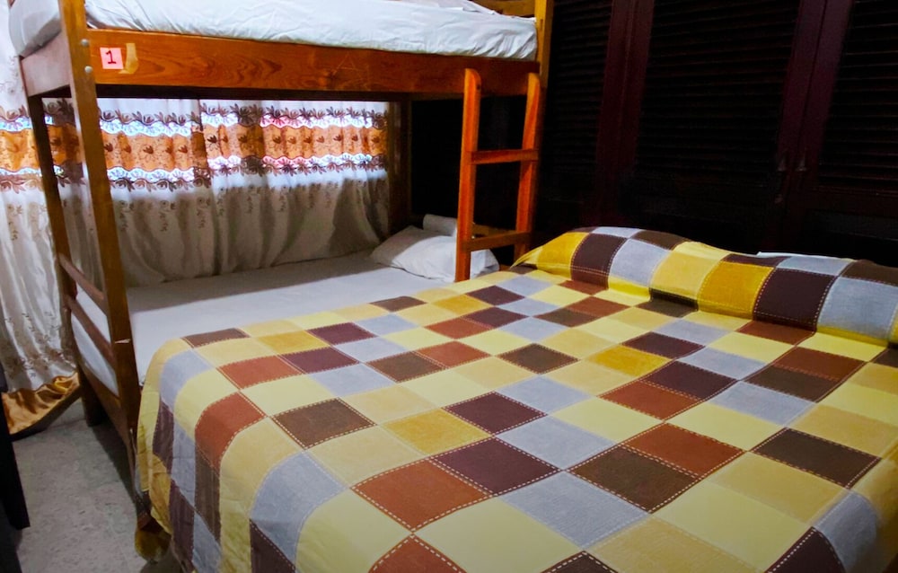 Tamarindo hostel 17/50