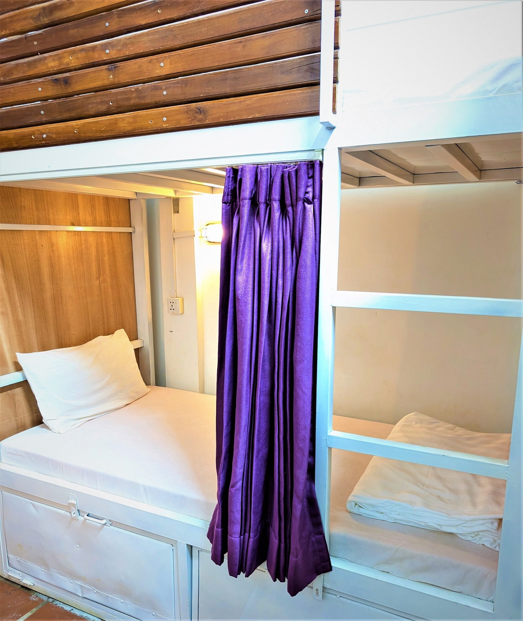 MIXED DORM, DELUXE, 12 BEDS