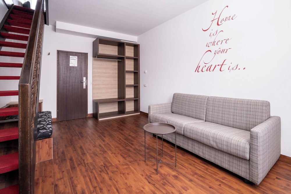 Hotel National 42/72