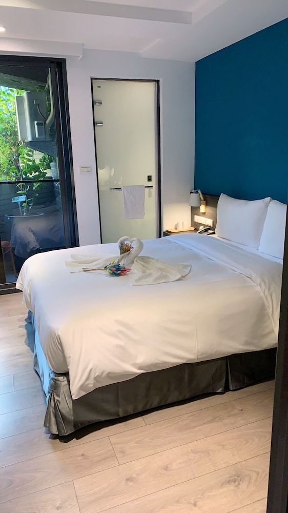 Greenight Hotel 28/72