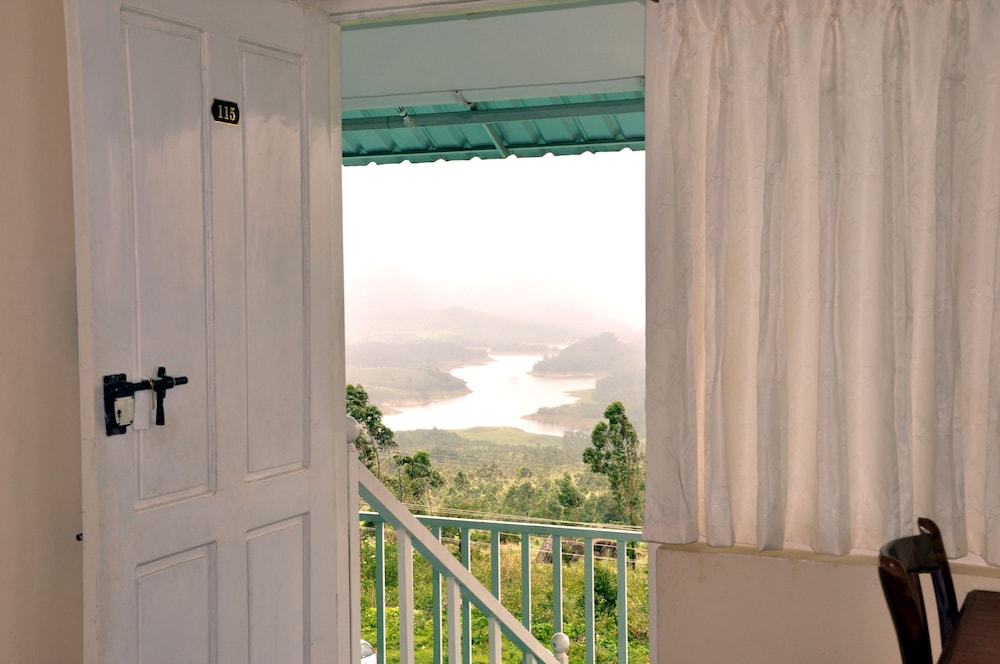 Lakezone Holiday Resort 30/33