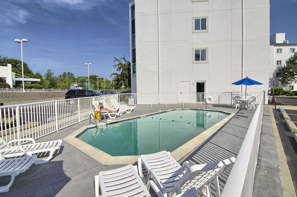 Motel6 Portsmouth, NH 46/61