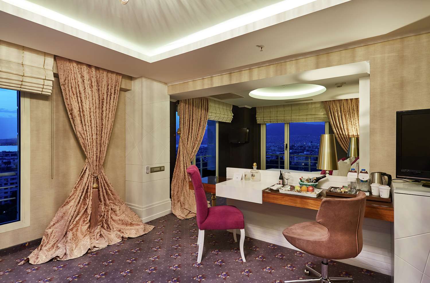 Doubletree By Hilton Hotel Izmir Alsancak 52/58